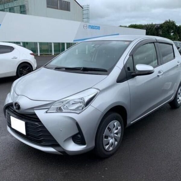 TOYOTA VITZ 2018