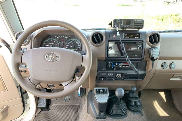 Toyota Land Cruiser VDJ76L V8 Hard Top 2019 - Image 10