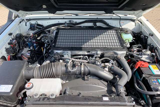 Toyota Land Cruiser VDJ76L V8 Hard Top 2019 - Image 12